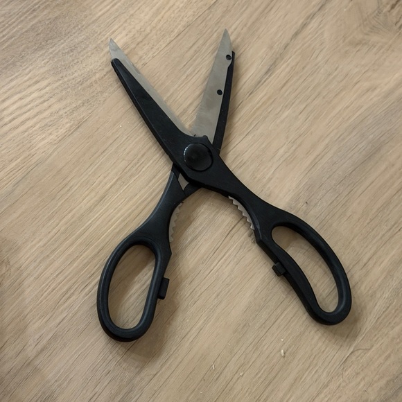 Black Kitchen Scissors - Picture 3 of 5